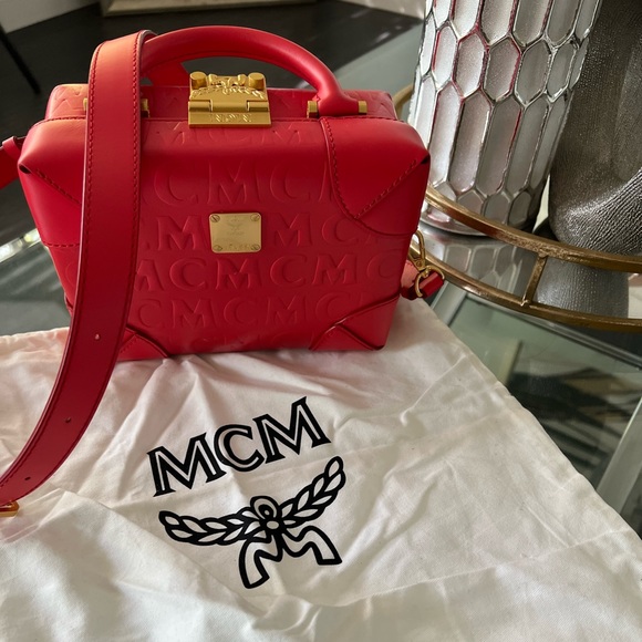 MCM Trunk Handbag - Picture 1 of 6